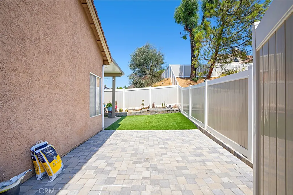 1605 Knox Circle, Corona, California 92879 home-pic-30