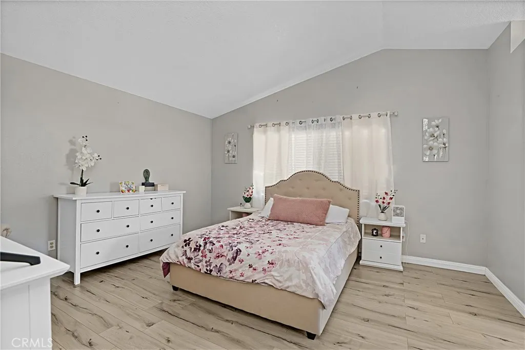 1605 Knox Circle, Corona, California 92879 home-pic-16