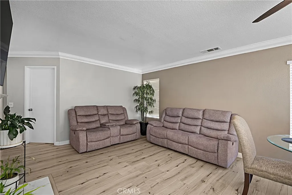 1605 Knox Circle, Corona, California 92879 home-pic-8