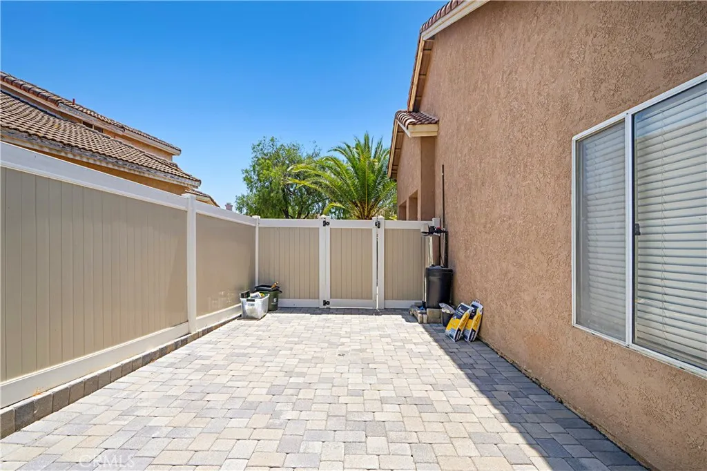 1605 Knox Circle, Corona, California 92879 home-pic-29