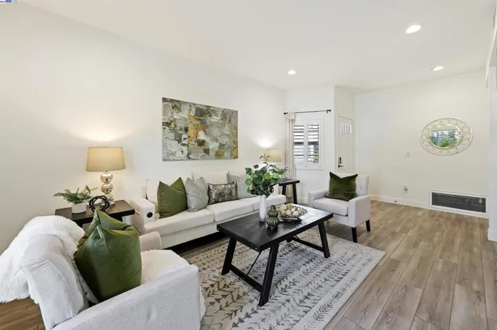 7595 Canyon Meadow Cir C, Pleasanton, California 94588