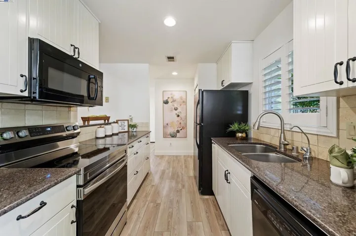 7595 Canyon Meadow Cir C, Pleasanton, California 94588