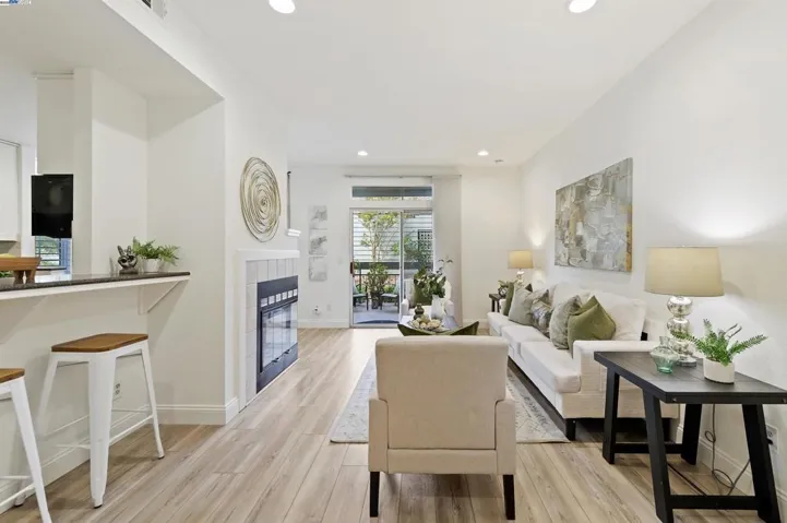 7595 Canyon Meadow Cir C, Pleasanton, California 94588