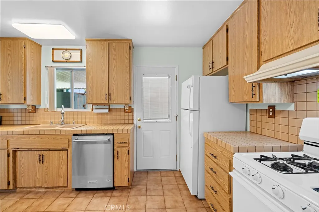 2783 Fallon Circle, Simi Valley, California 93065 home-pic-9