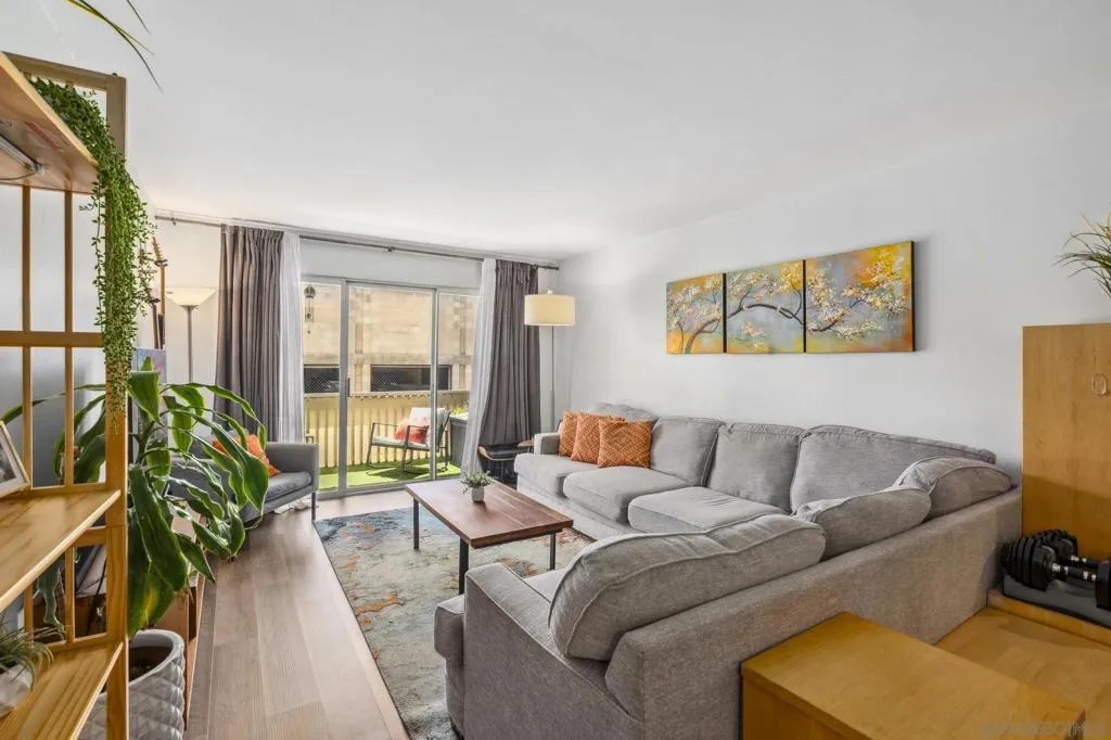 4600 Lamont St  home-pic-10