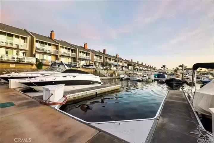 16443 Harbour Lane 11, Huntington Beach, California 92649