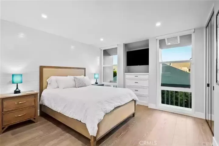 16443 Harbour Lane 11, Huntington Beach, California 92649