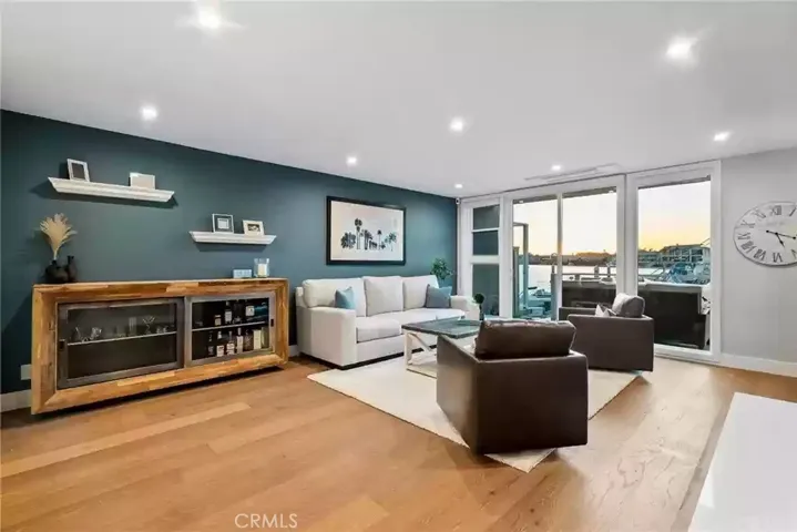 16443 Harbour Lane 11, Huntington Beach, California 92649
