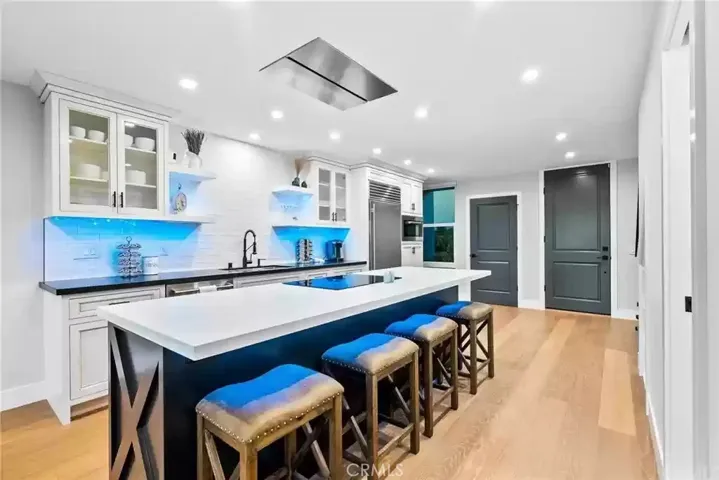 16443 Harbour Lane 11, Huntington Beach, California 92649