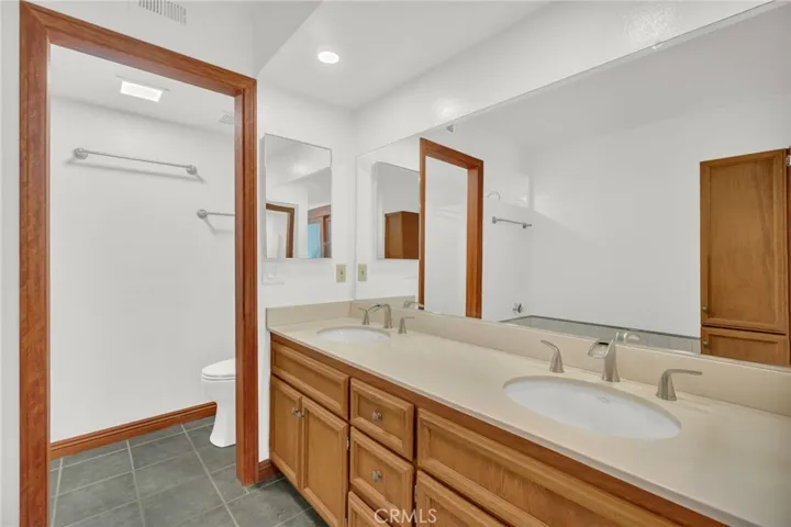 3021 Croyden Bay 97, Costa Mesa, California 92626