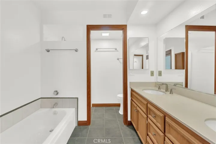 3021 Croyden Bay 97, Costa Mesa, California 92626