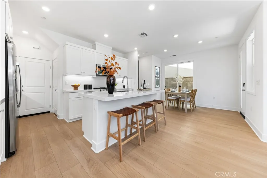 422 Lobata, Irvine, California 92618 home-pic-12