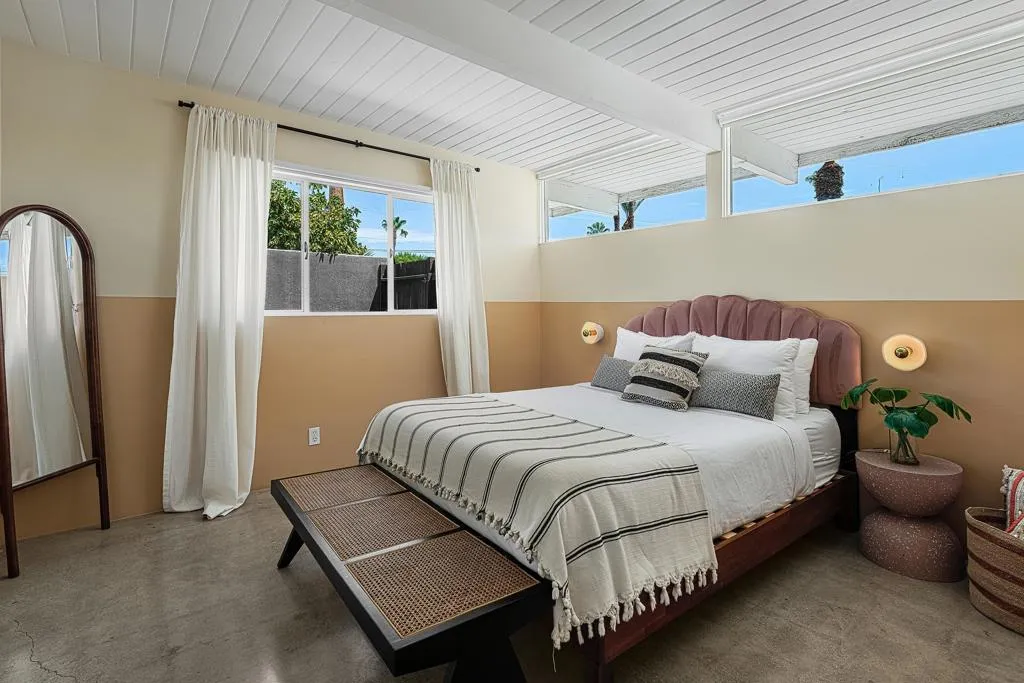 633 S Canon Drive, Palm Springs, California 92264 home-pic-9