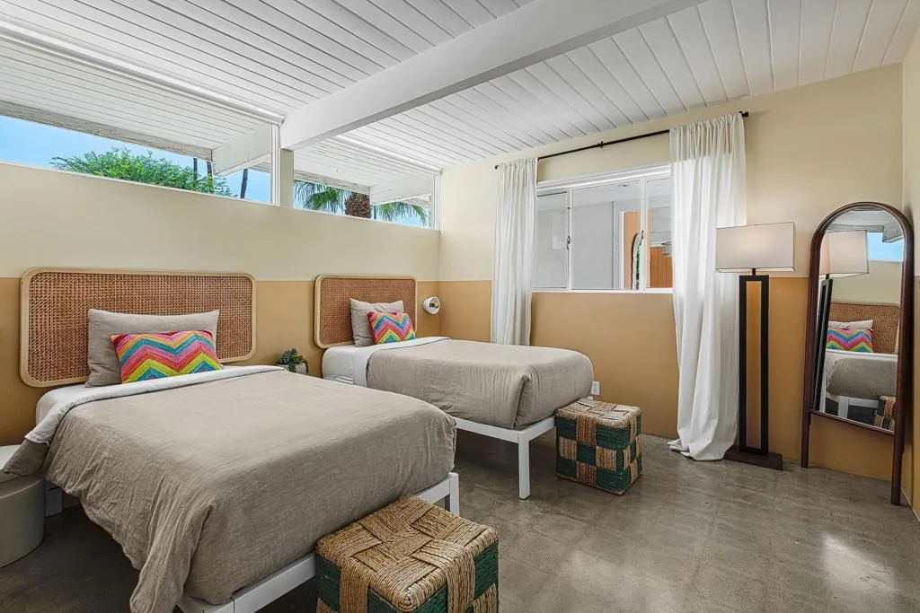 633 S Canon Drive, Palm Springs, California 92264 home-pic-10