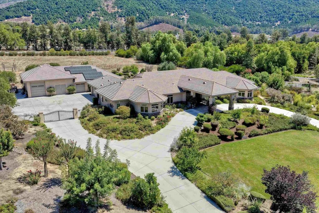 32920 Luiseno Circle Dr, Pauma Valley, California 92061 home-pic-4