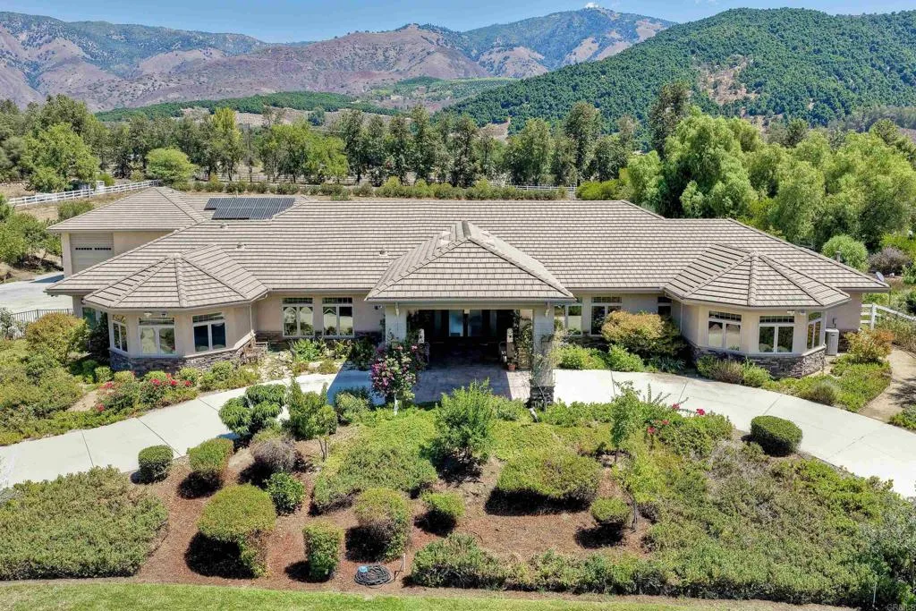 32920 Luiseno Circle Dr, Pauma Valley, California 92061 home-pic-3