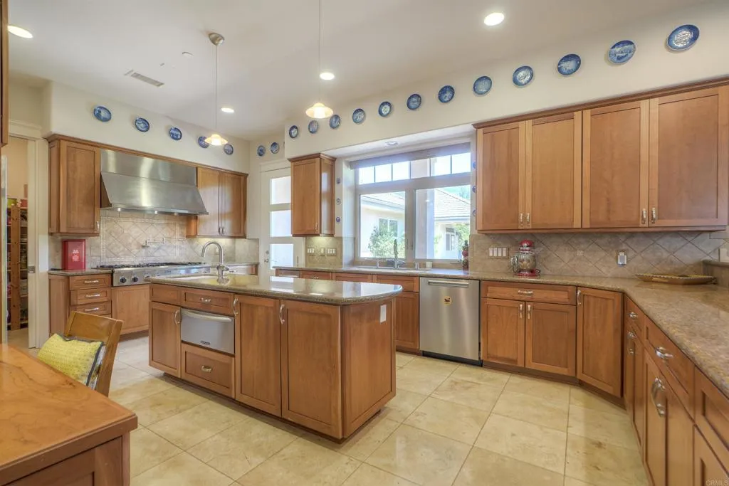 32920 Luiseno Circle Dr, Pauma Valley, California 92061 home-pic-24