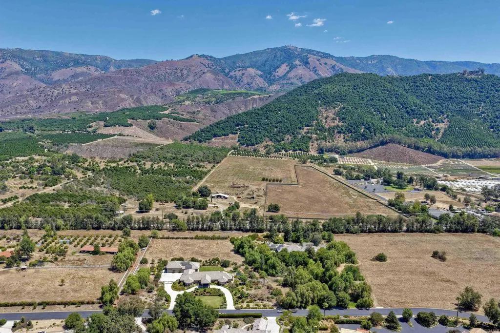 32920 Luiseno Circle Dr, Pauma Valley, California 92061 home-pic-2