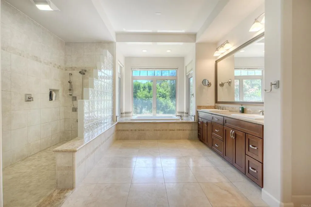 32920 Luiseno Circle Dr, Pauma Valley, California 92061 home-pic-37