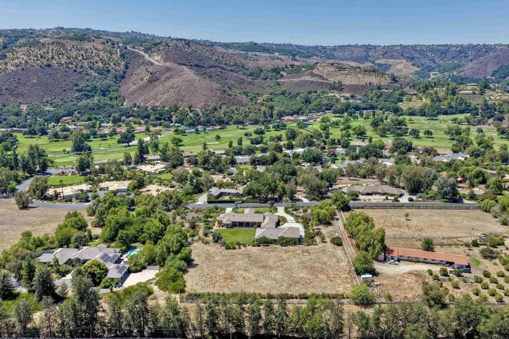 32920 Luiseno Circle Dr, Pauma Valley, California 92061 home-pic-42