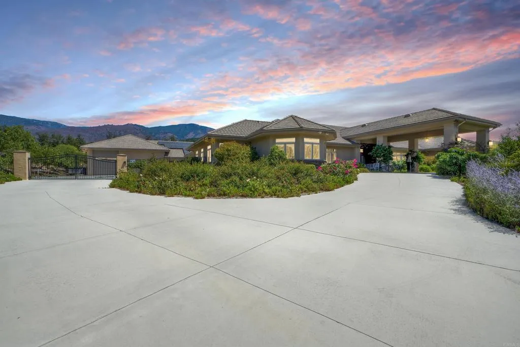 32920 Luiseno Circle Dr, Pauma Valley, California 92061 home-pic-5