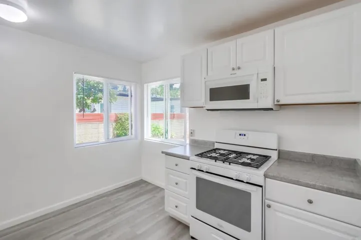 2948 54 Reynard Way, San Diego, California 92103