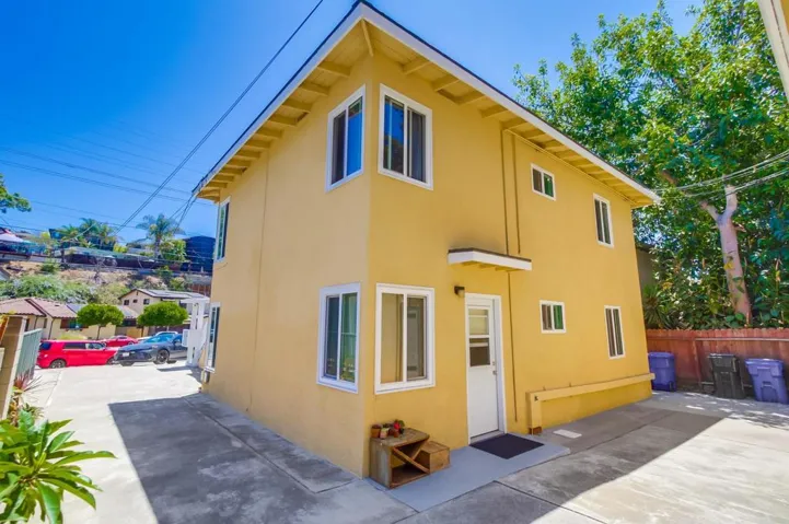 2948 54 Reynard Way, San Diego, California 92103