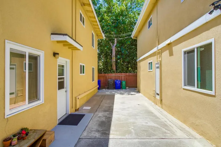 2948 54 Reynard Way, San Diego, California 92103