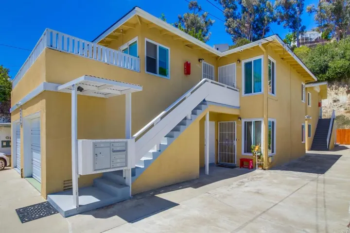 2948 54 Reynard Way, San Diego, California 92103