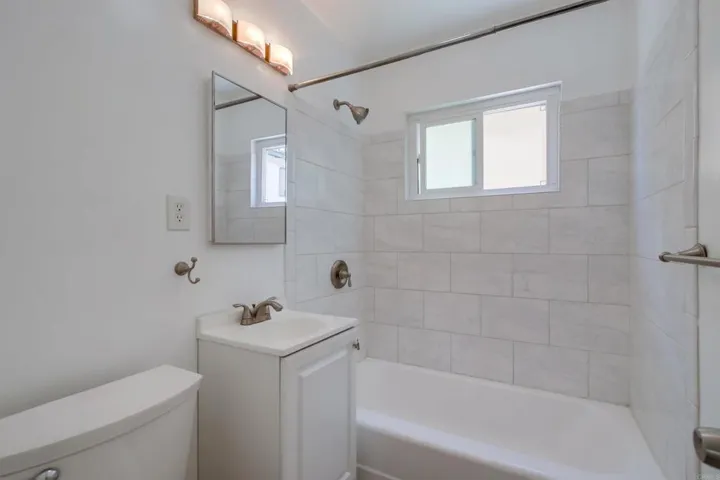 2948 54 Reynard Way, San Diego, California 92103
