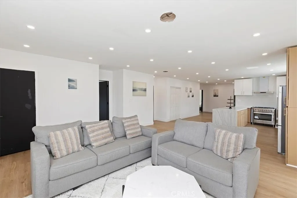 7830 Casa Blanca Street, Riverside, California 92504 home-pic-9