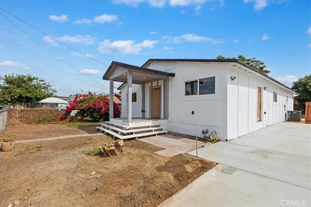 7830 Casa Blanca Street, Riverside, California 92504 home-pic-1