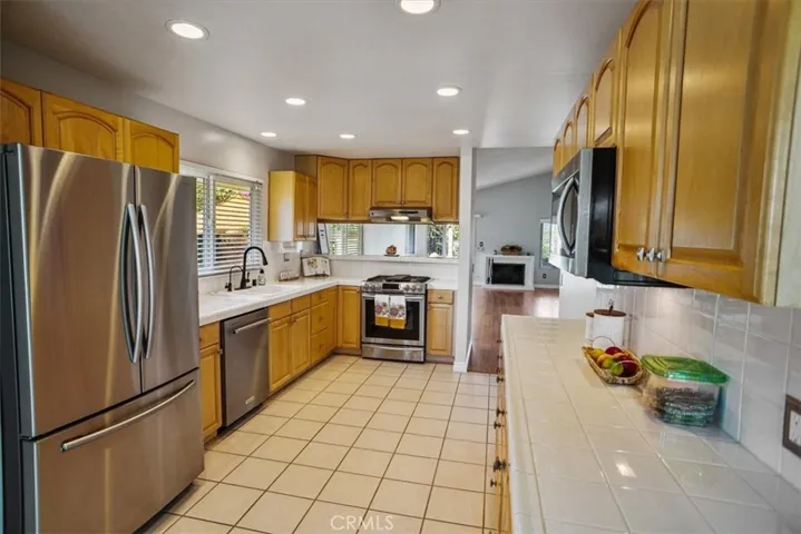 23121 Magnolia Glen Drive, Valencia, California 91354