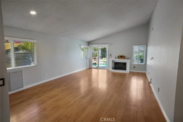 23121 Magnolia Glen Drive, Valencia, California 91354