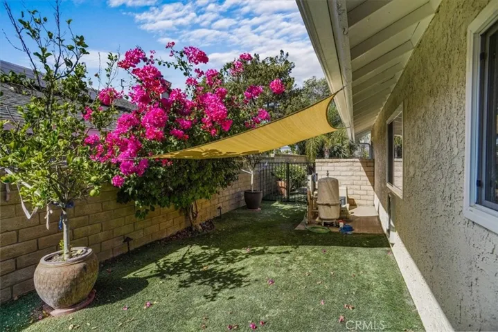 23121 Magnolia Glen Drive, Valencia, California 91354