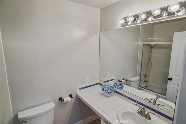 23121 Magnolia Glen Drive, Valencia, California 91354