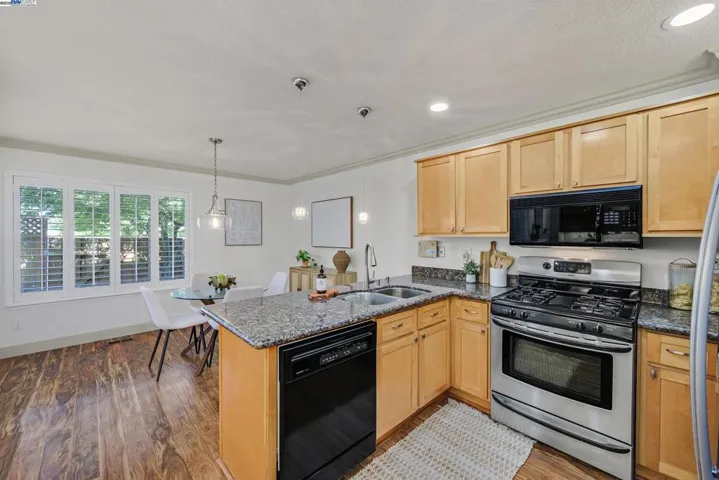 7539 Rolling Hills Cir, Dublin, California 94568