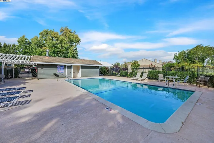 7539 Rolling Hills Cir, Dublin, California 94568