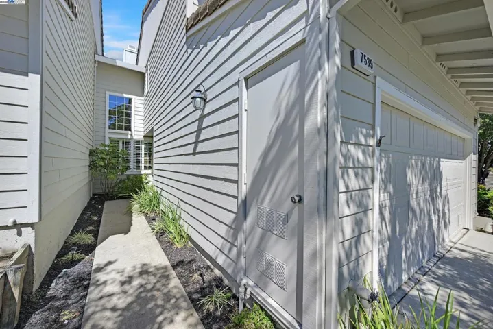 7539 Rolling Hills Cir, Dublin, California 94568
