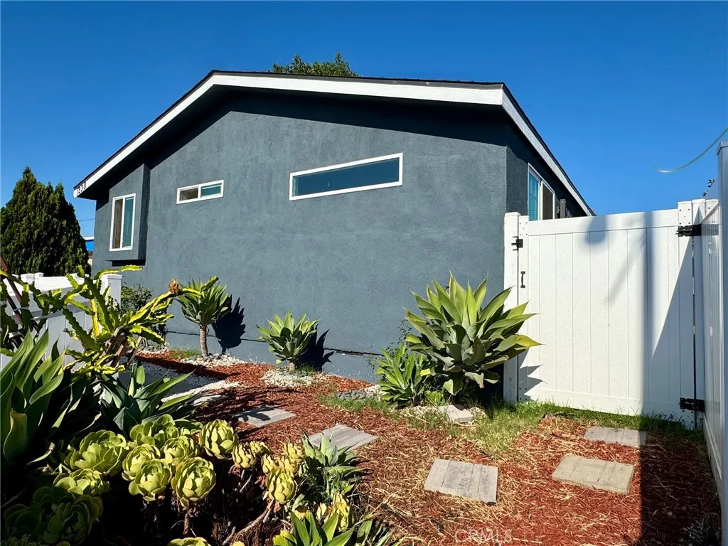 1238 Magnolia Avenue, Long Beach, California 90813 home-pic-1