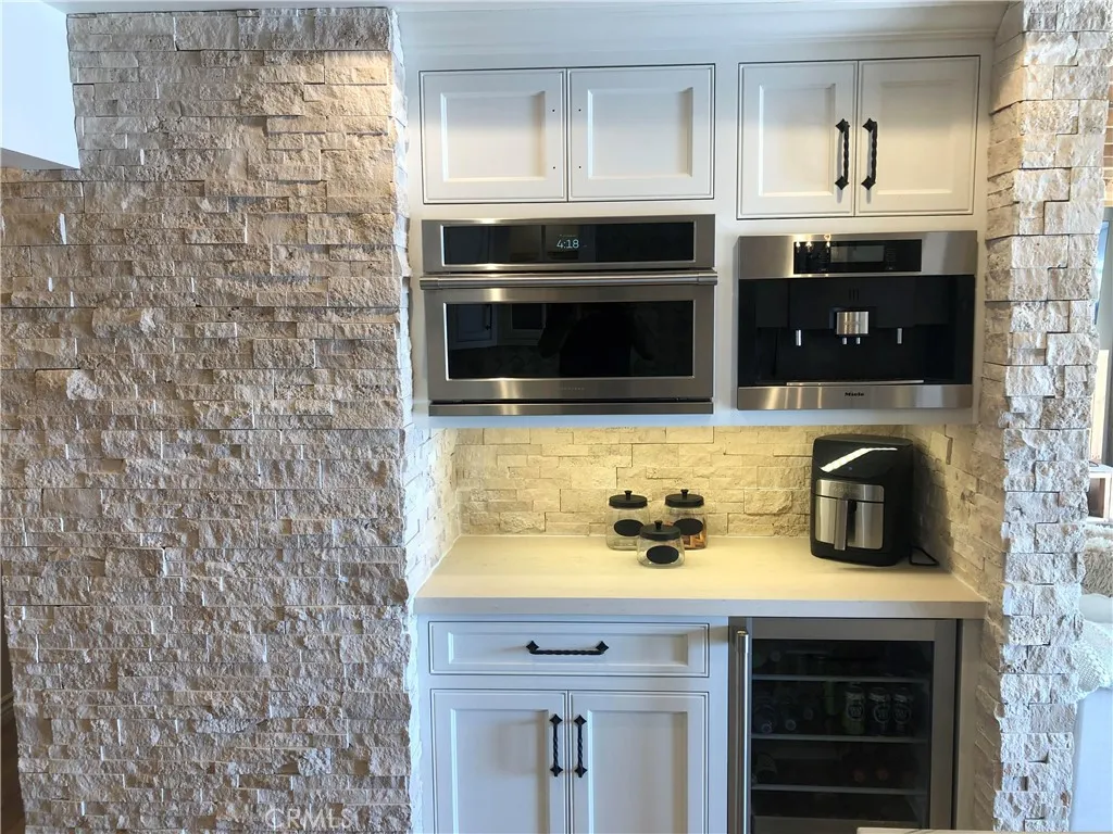 BEVERAGE CENTER / CONVECTION / MICRO