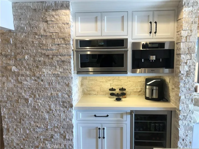 BEVERAGE CENTER / CONVECTION / MICRO
