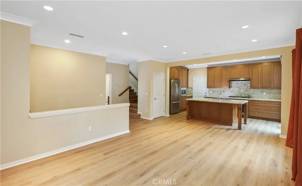 220 Kempton, Irvine, California 92620 home-pic-7