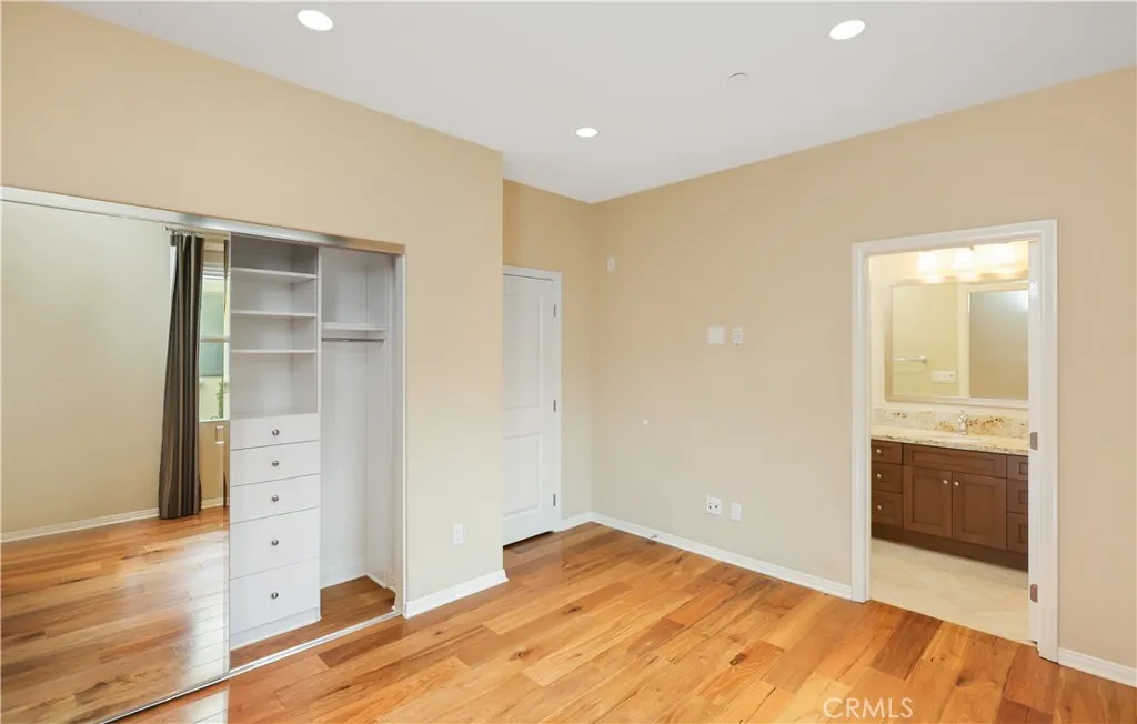 220 Kempton, Irvine, California 92620 home-pic-28