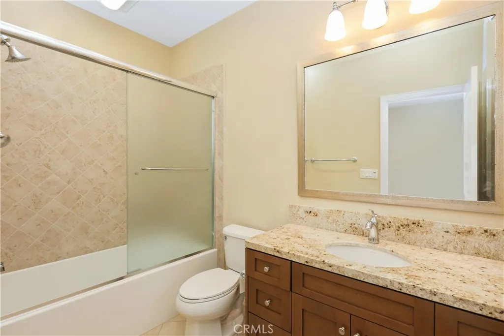 220 Kempton, Irvine, California 92620 home-pic-29
