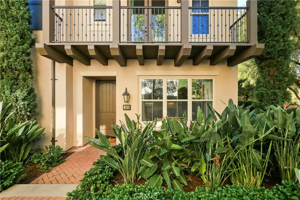 220 Kempton, Irvine, California 92620 home-pic-40