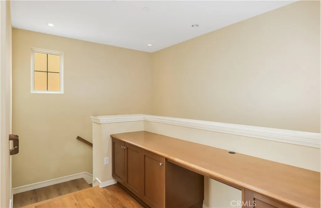 220 Kempton, Irvine, California 92620 home-pic-16