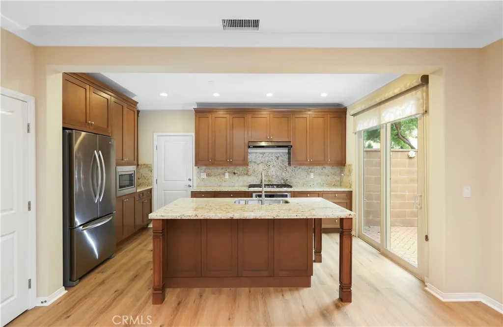220 Kempton, Irvine, California 92620 home-pic-9