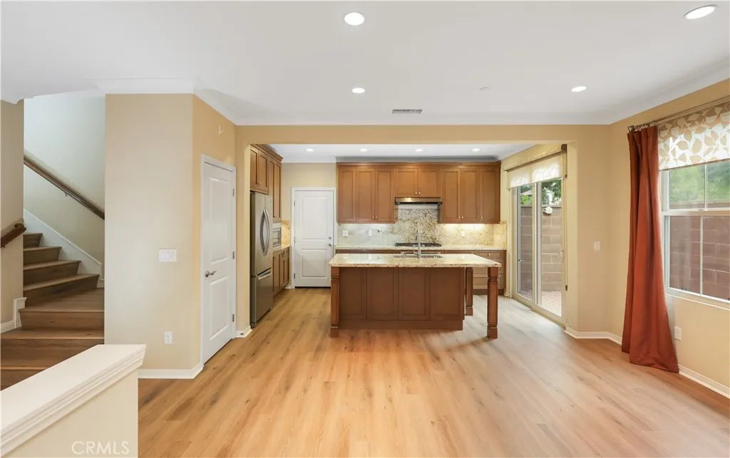 220 Kempton, Irvine, California 92620 home-pic-8