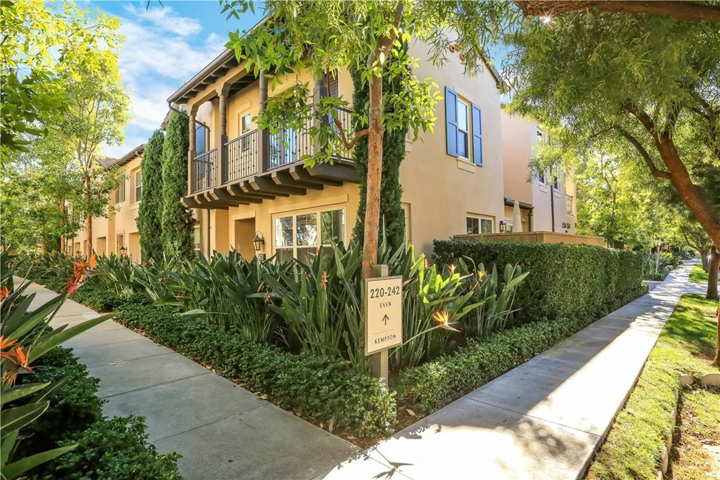 220 Kempton, Irvine, California 92620 home-pic-36